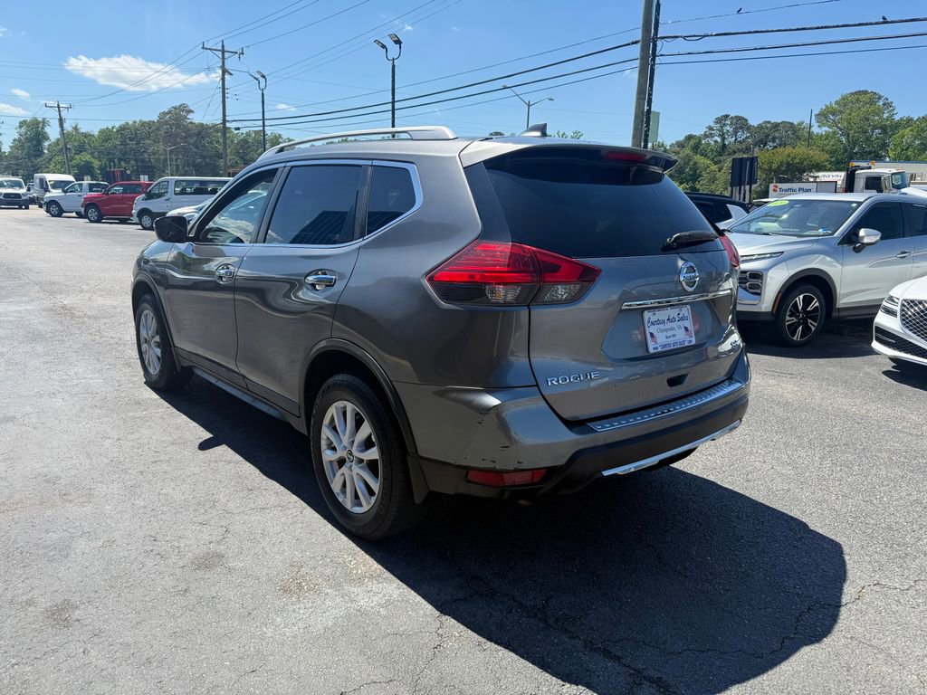 Used 2017 Nissan Rogue SV AWD/4WD image 9