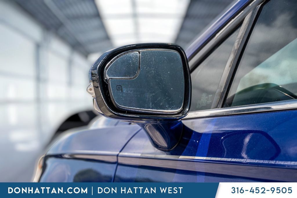 Used 2016 Ford Fusion SE FWD image 25