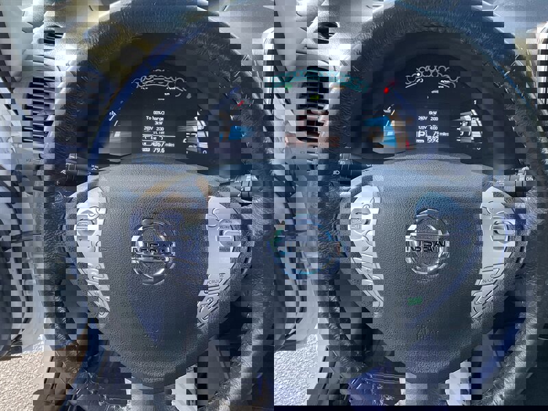 Used 2014 Nissan Leaf SL w/ Premium Package image 21