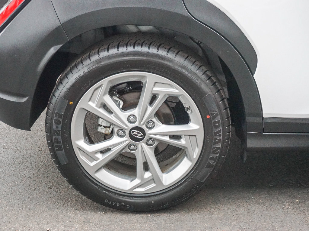 Used 2023 Hyundai Kona SEL w/ Cargo Package FWD image 9
