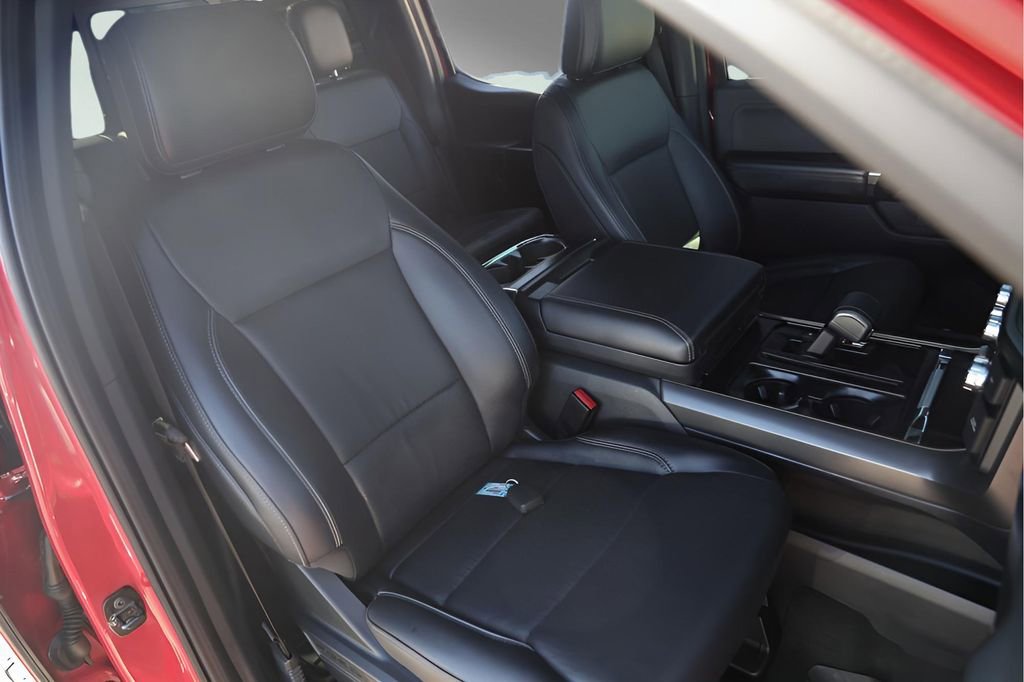 Used 2025 Ford F150 Lariat w/ Equipment Group 502A High image 34