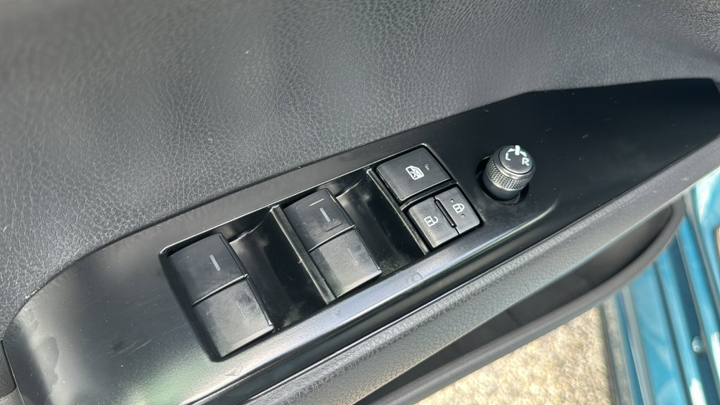 Used 2025 Toyota Camry SE w/ Convenience Package FWD image 11