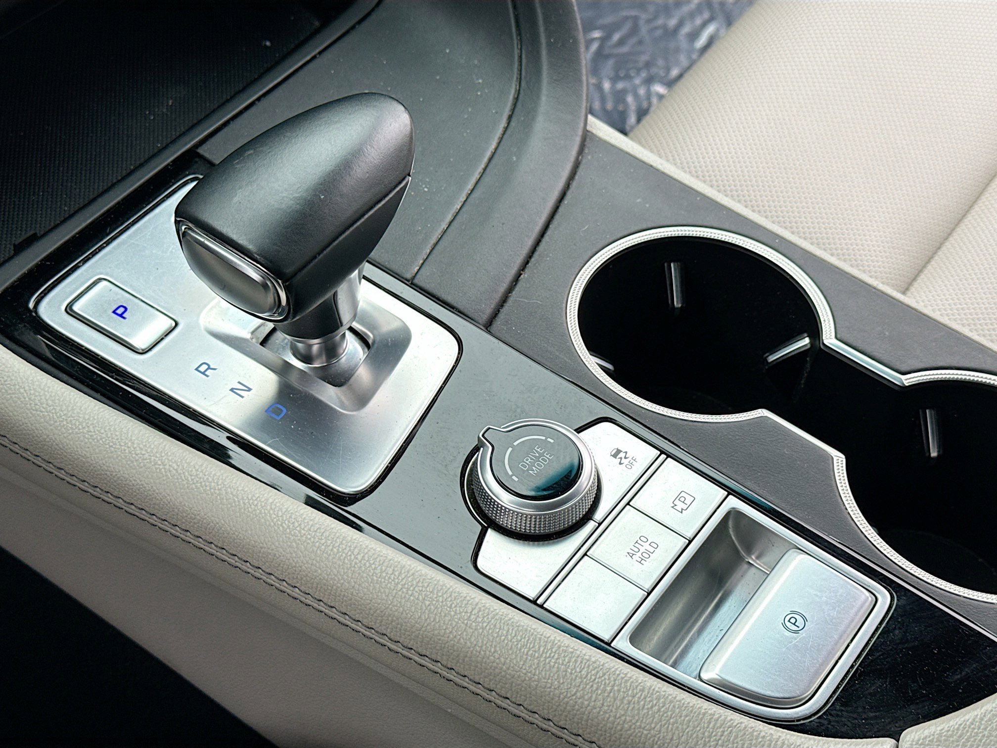 Used 2023 Genesis G70 2.0T image 11