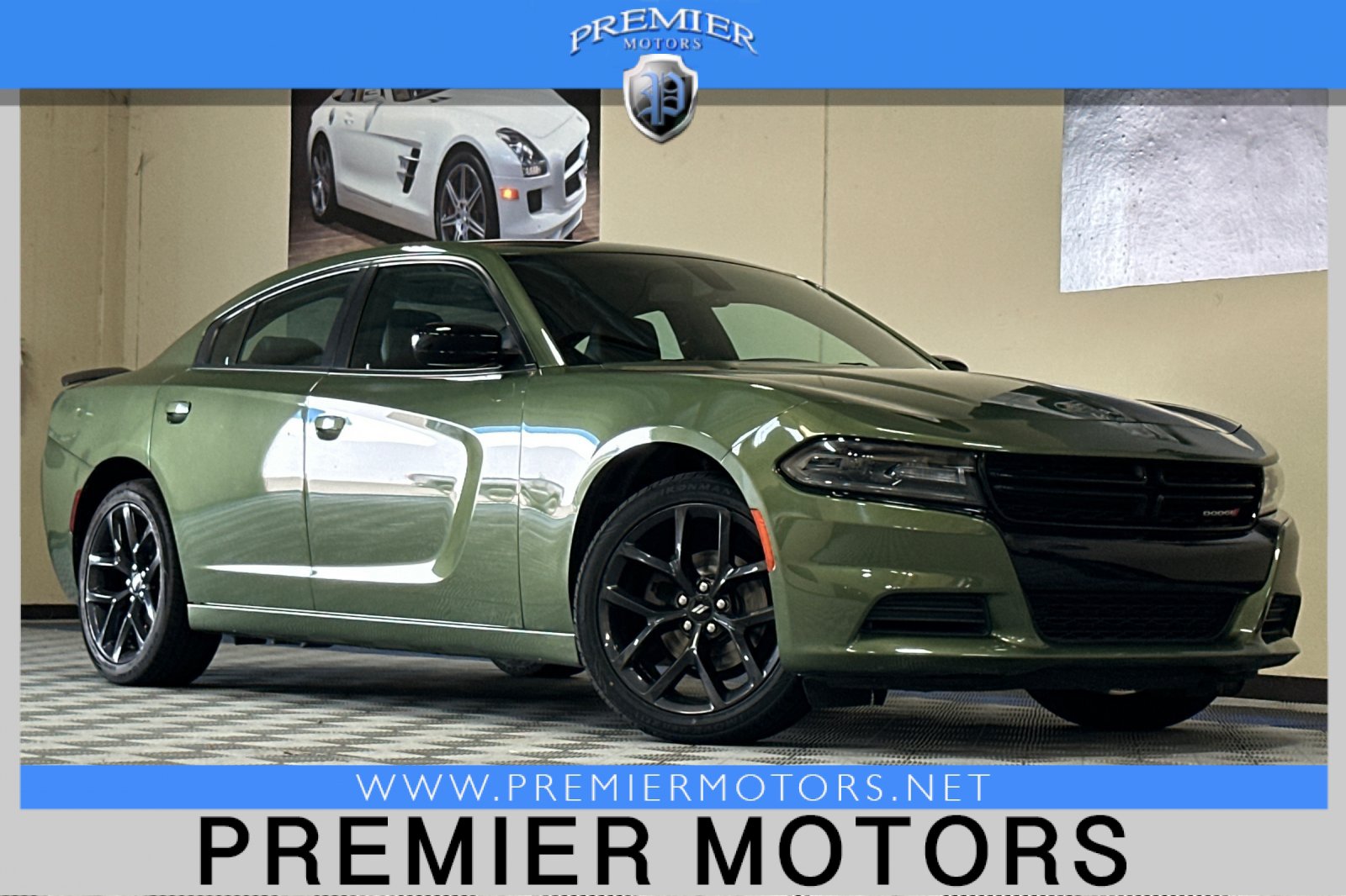 Used 2019 Dodge Charger SXT w/ Plus Group RWD image 1