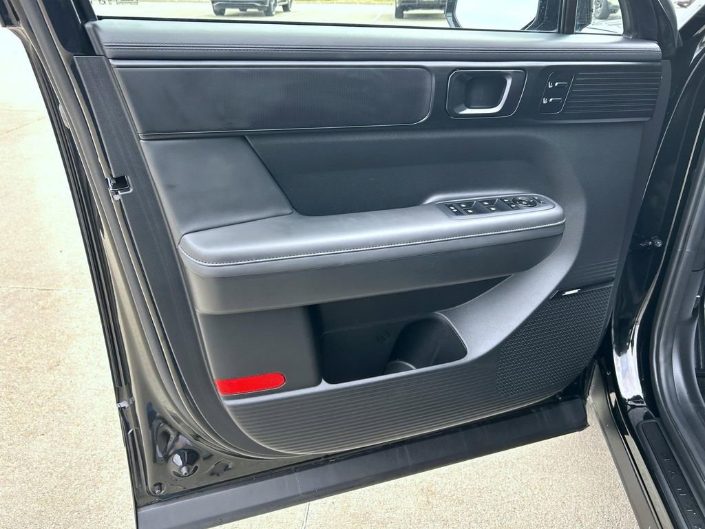 Used 2025 Hyundai Santa Fe Calligraphy image 11