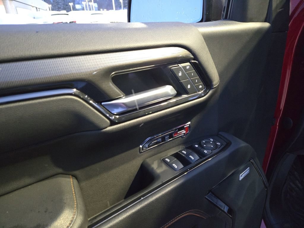 Used 2022 GMC Sierra 1500 AT4 w/ AT4 Premium Package image 11