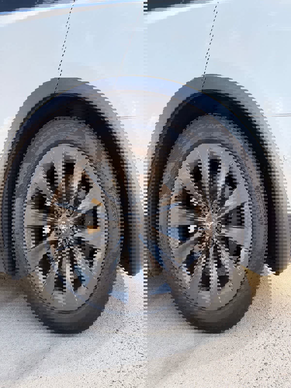 Used 2018 Tesla Model X 75D image 21