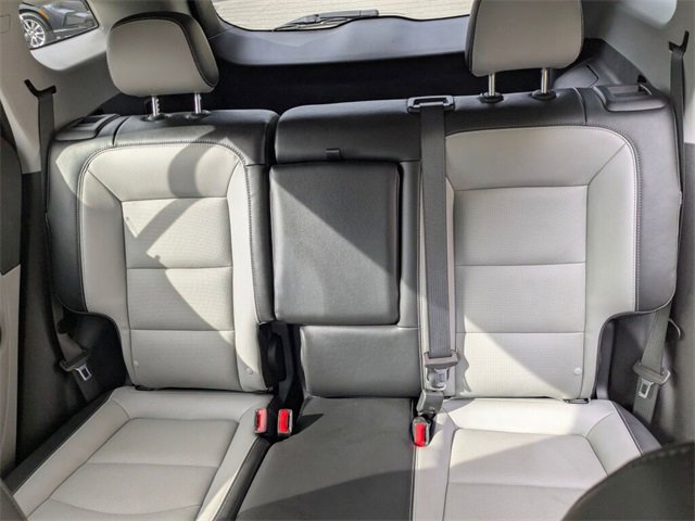 Used 2022 GMC Terrain SLT image 29