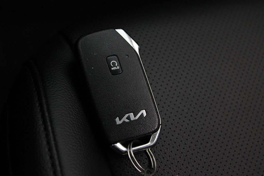 Used 2023 Kia Sportage EX w/ EX Premium Package image 32