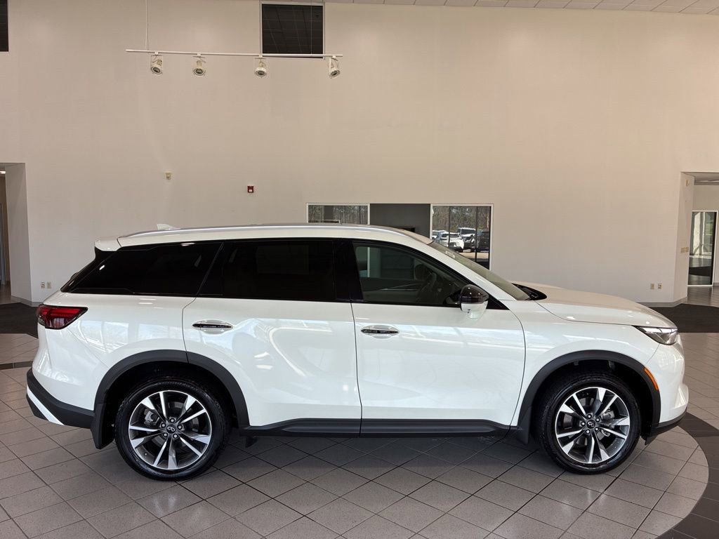 Used 2025 INFINITI QX60 Luxe image 16