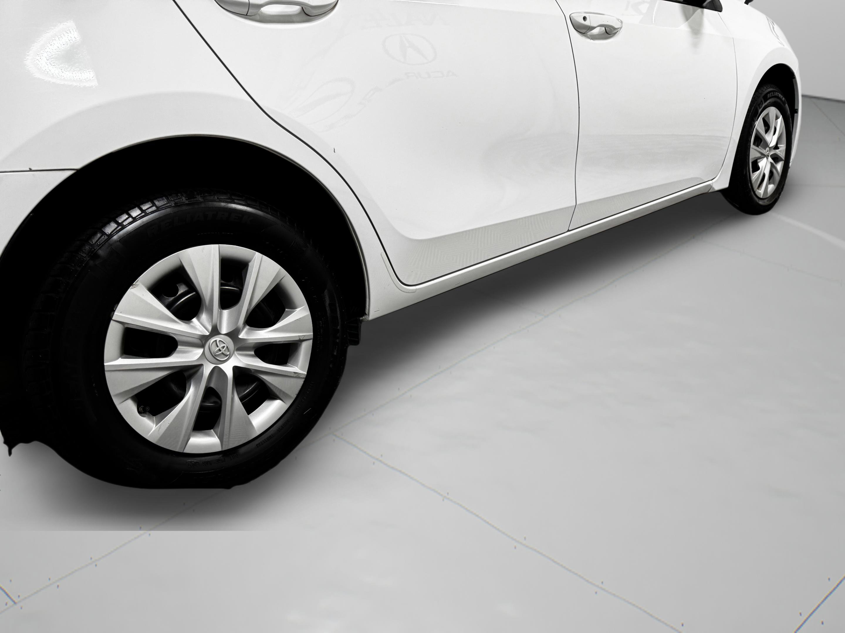 Used 2019 Toyota Corolla L image 41