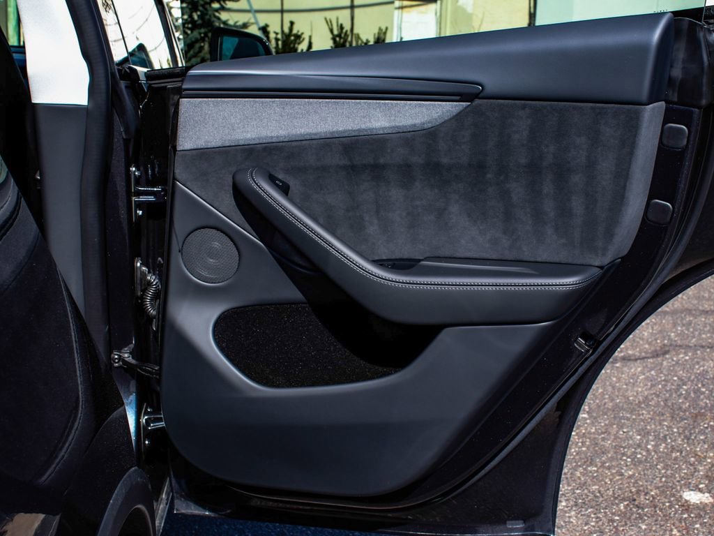 Used 2026 Tesla Model Y Long Range image 12