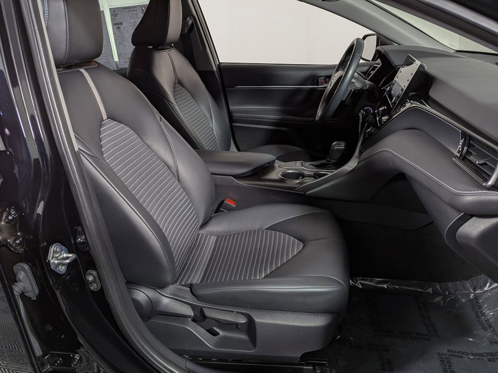 Used 2023 Toyota Camry SE image 19
