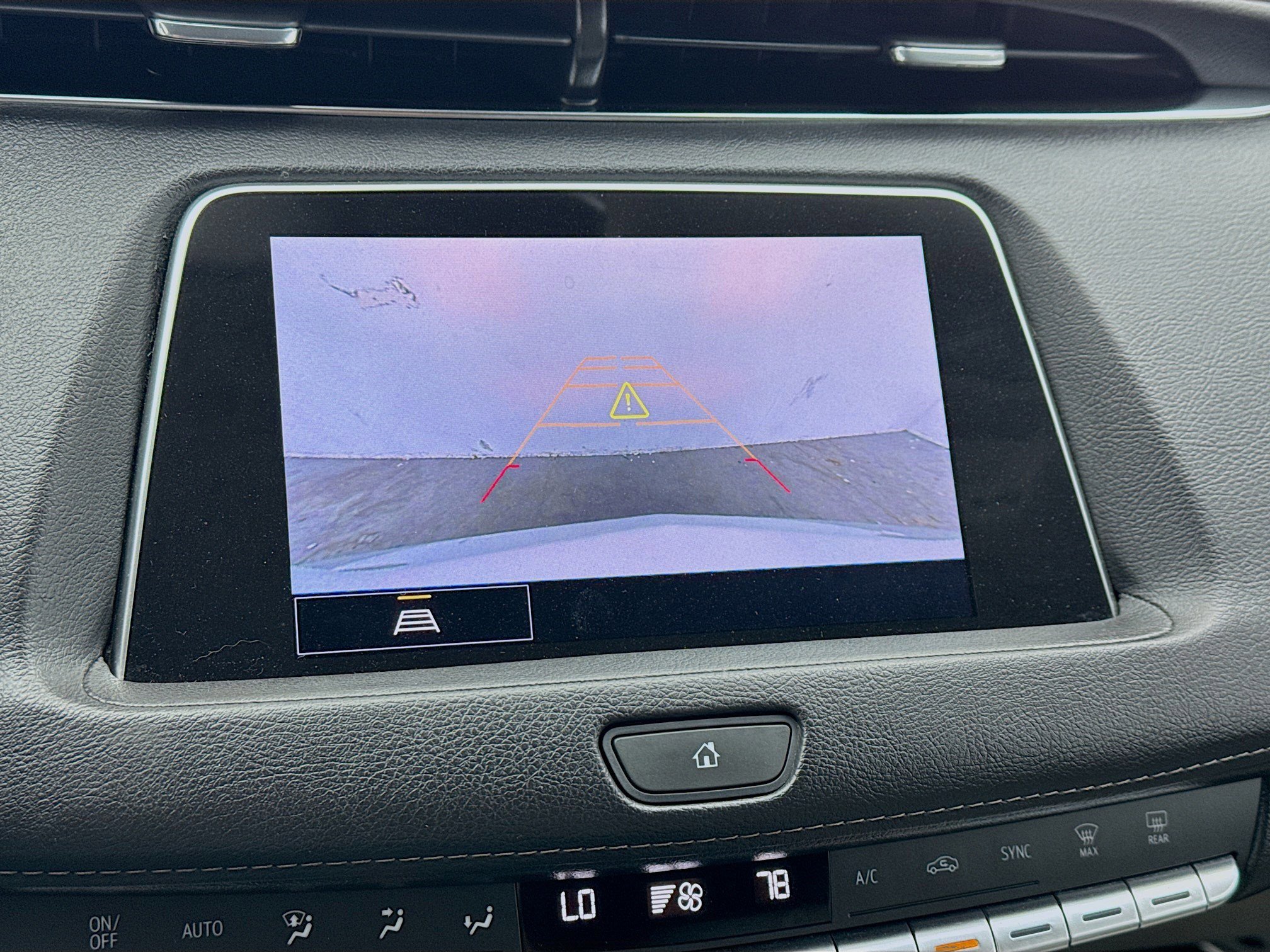 Used 2022 Cadillac XT4 Premium Luxury w/ Safety Alert Package image 10