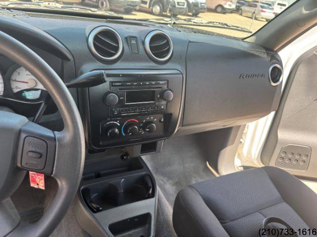 Used 2006 Mitsubishi Raider LS image 18