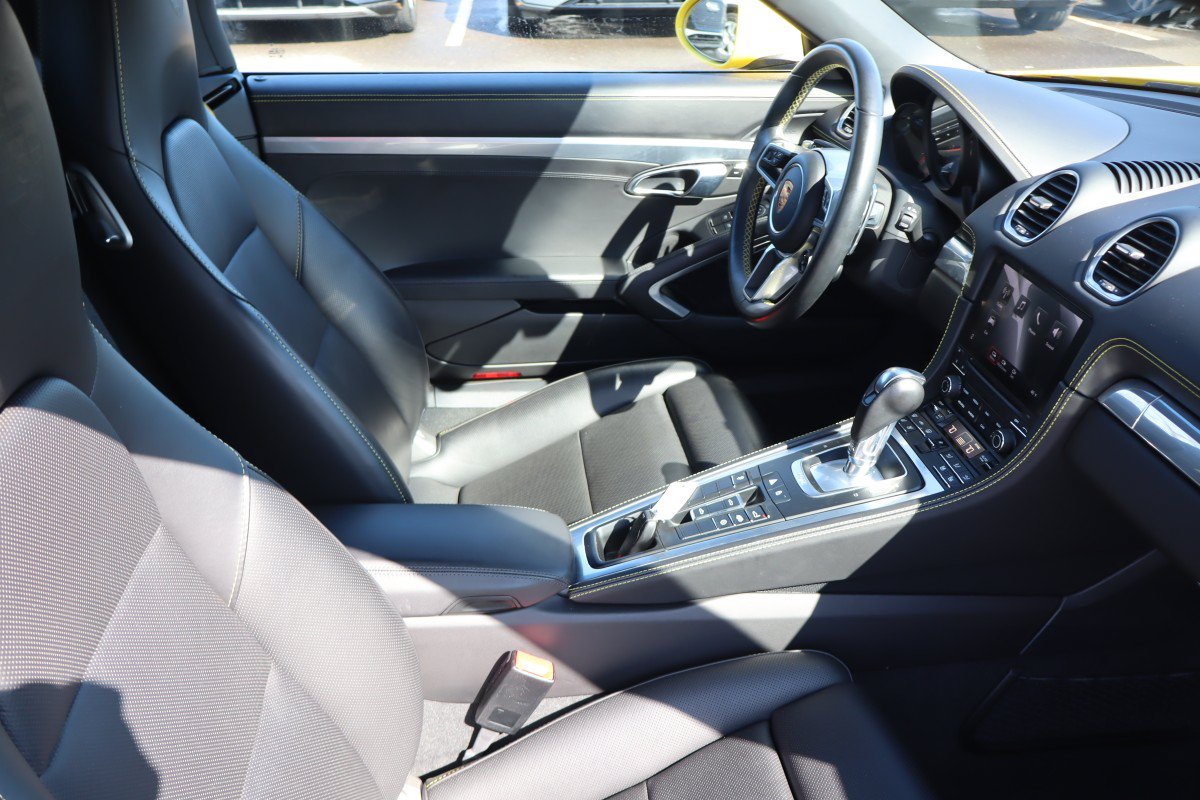 Used 2023 Porsche 718 Boxster S RWD image 18