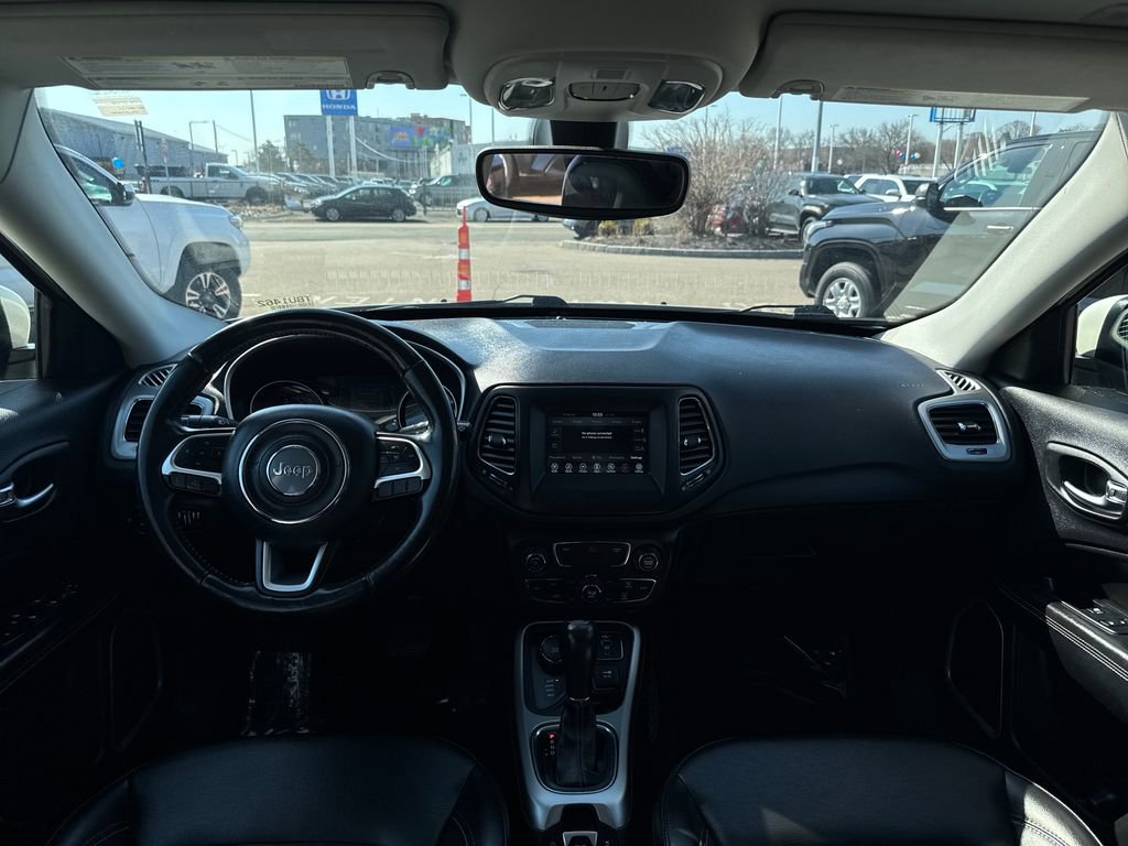 Used 2019 Jeep Compass Latitude w/ Cold Weather Group image 11