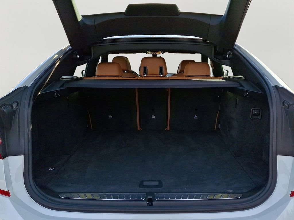 Used 2018 BMW 640i Gran Turismo xDrive image 28