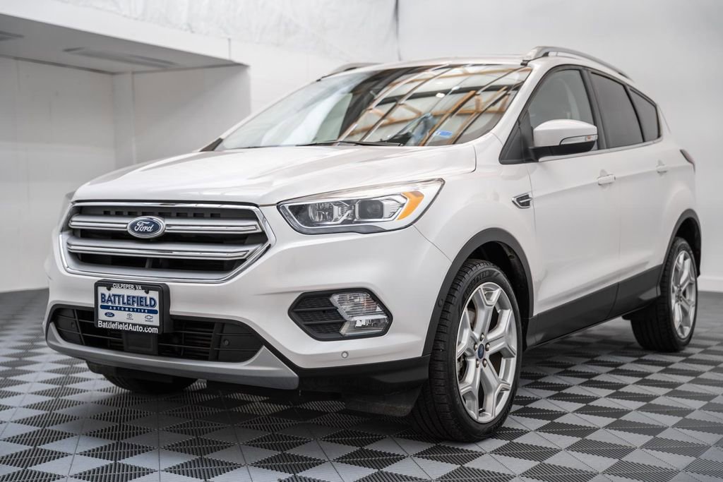 Used 2019 Ford Escape Titanium image 3