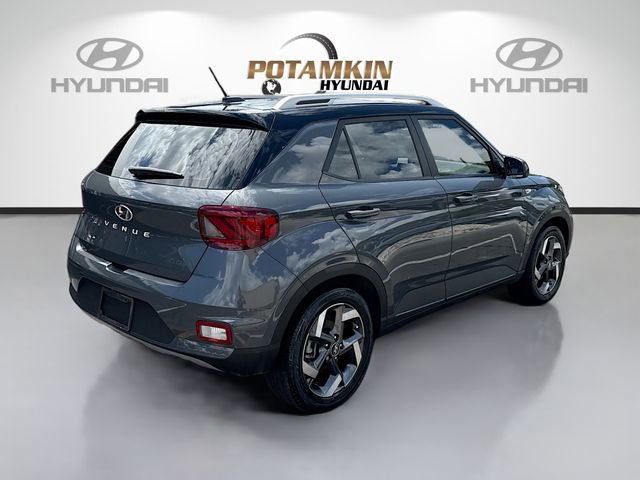 Used 2023 Hyundai Venue Limited w/ Cargo Package FWD image 5