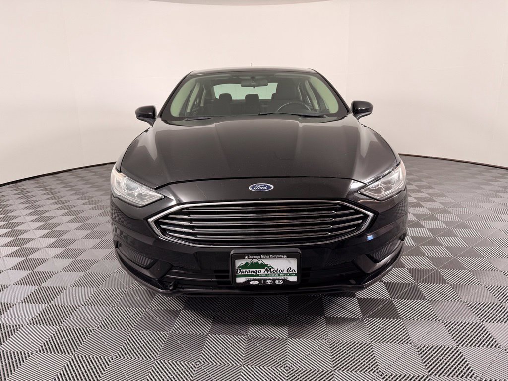 Used 2018 Ford Fusion SE w/ Fusion SE Technology Package FWD image 3