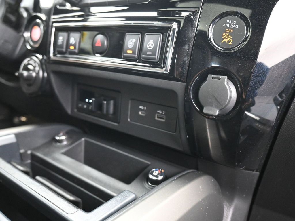 Used 2021 Nissan Titan Platinum Reserve w/ Moonroof Package image 53