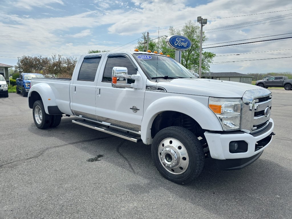 Used 2014 Ford F550 4x4 Crew Cab Super Duty w/ Lariat Interior Package image 3