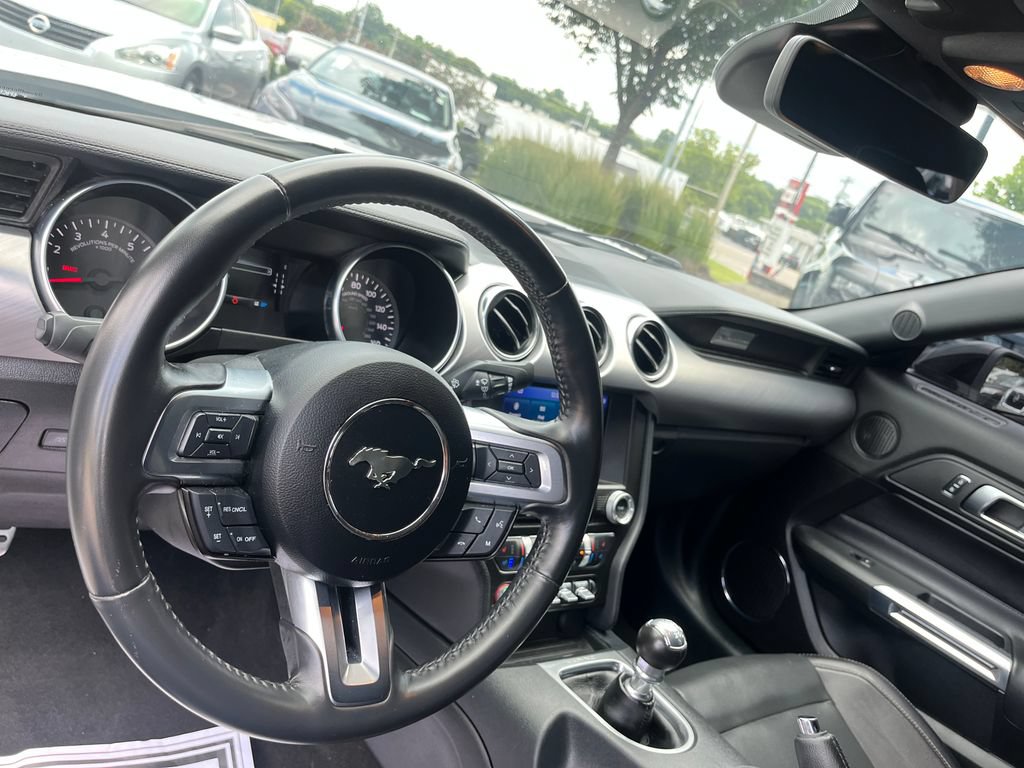 Used 2022 Ford Mustang GT Premium w/ Black Accent Package RWD image 20