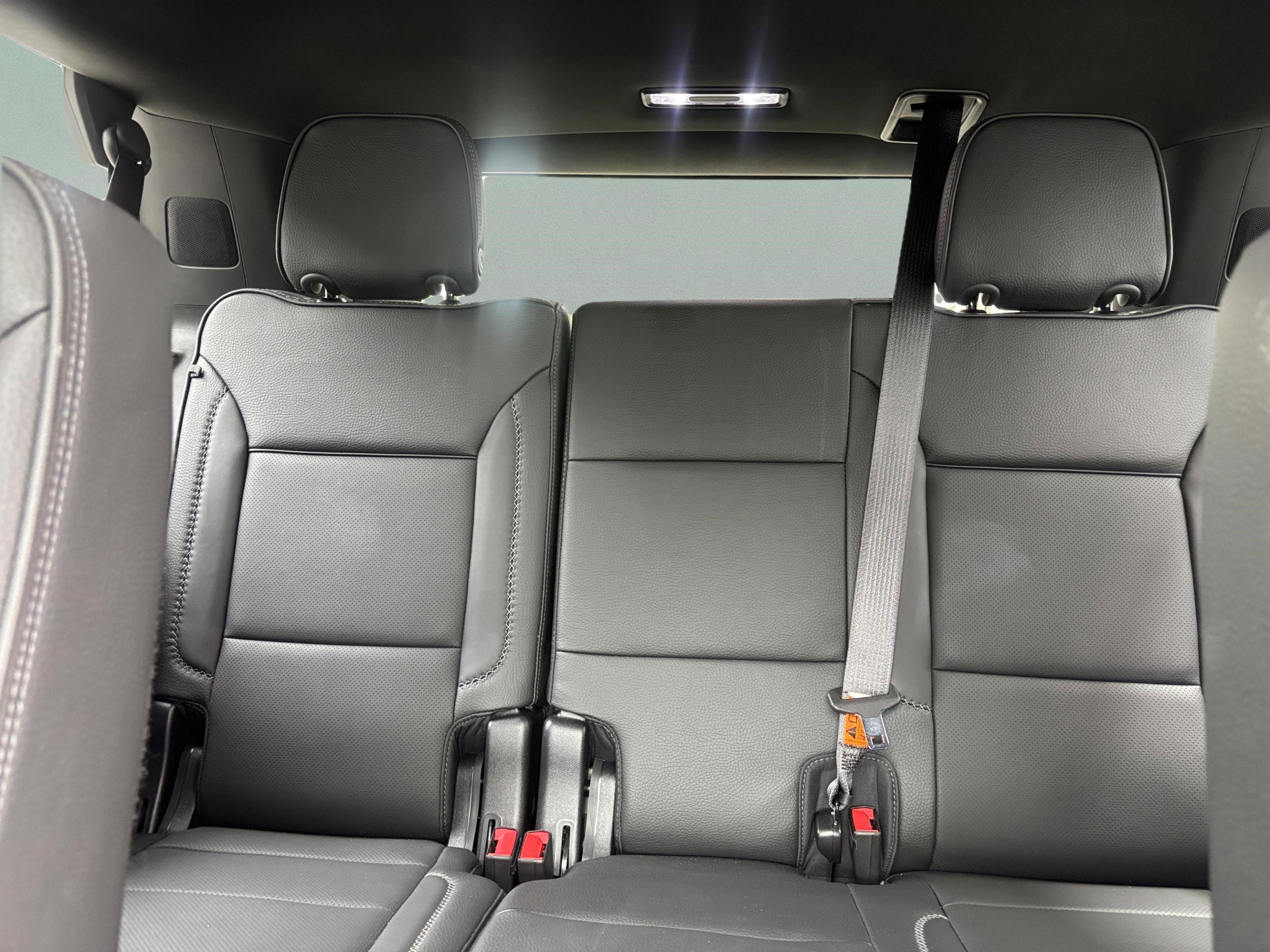 Used 2022 GMC Yukon Denali w/ Denali Reserve Package RWD image 13