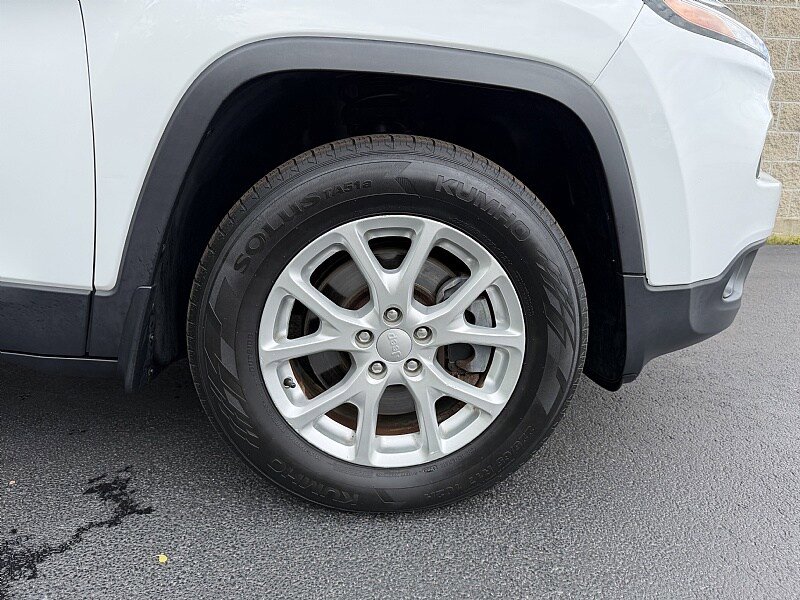 Used 2014 Jeep Cherokee Latitude AWD/4WD image 7