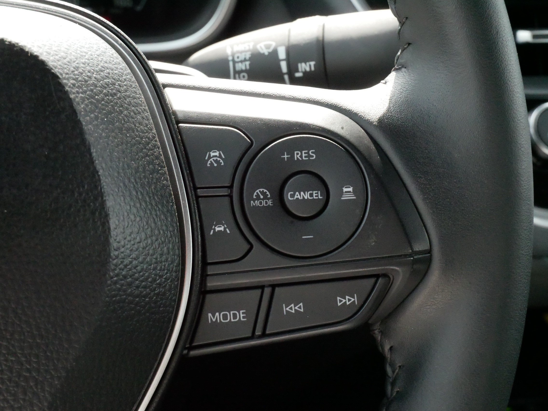 Used 2026 Toyota Corolla XSE FWD image 25