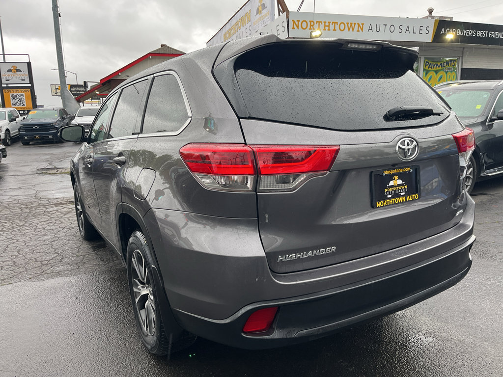 Used 2019 Toyota Highlander LE AWD/4WD image 5