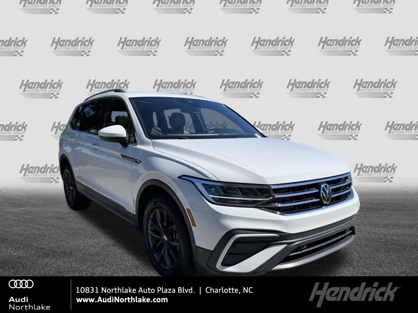 Used 2022 Volkswagen Tiguan SE w/ Panoramic Sunroof Package
