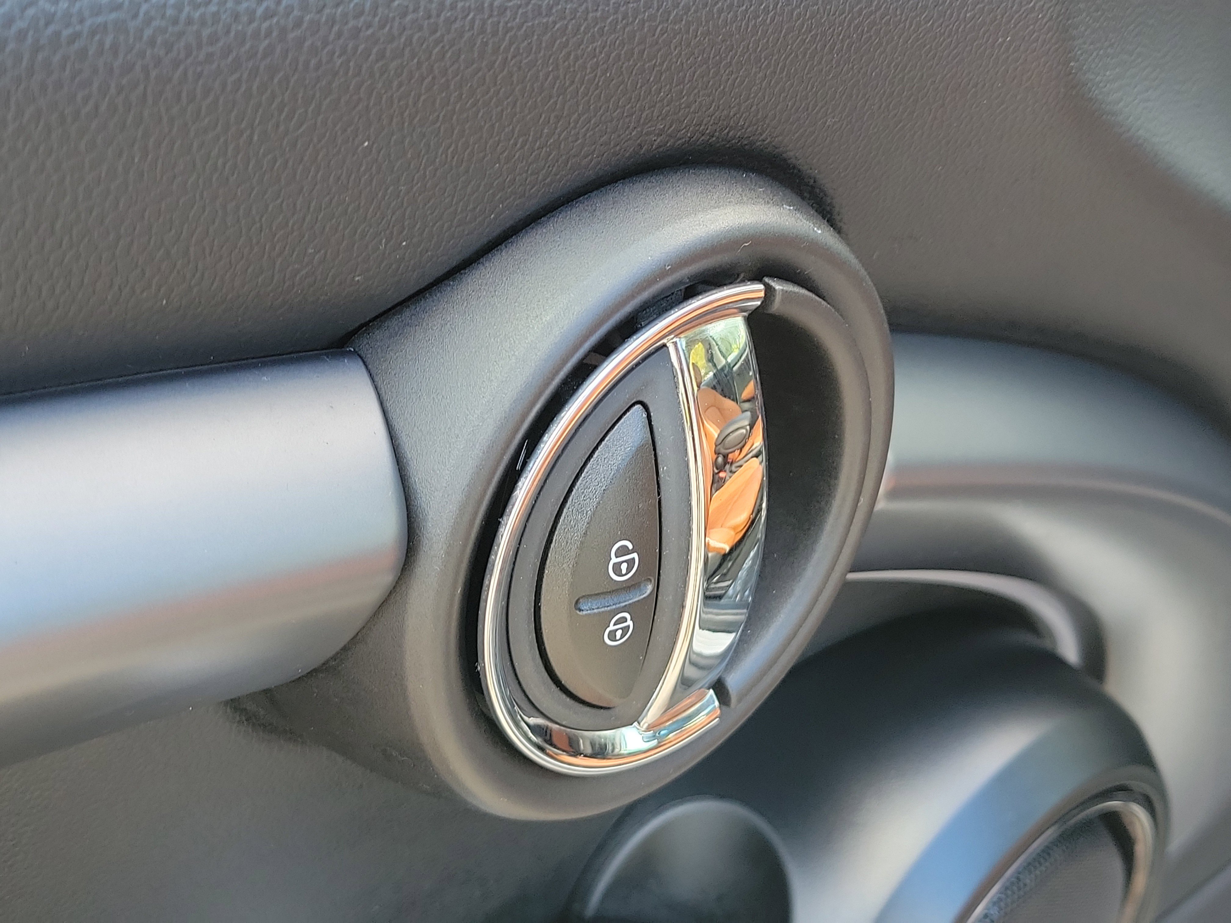 Used 2024 MINI Cooper S image 11