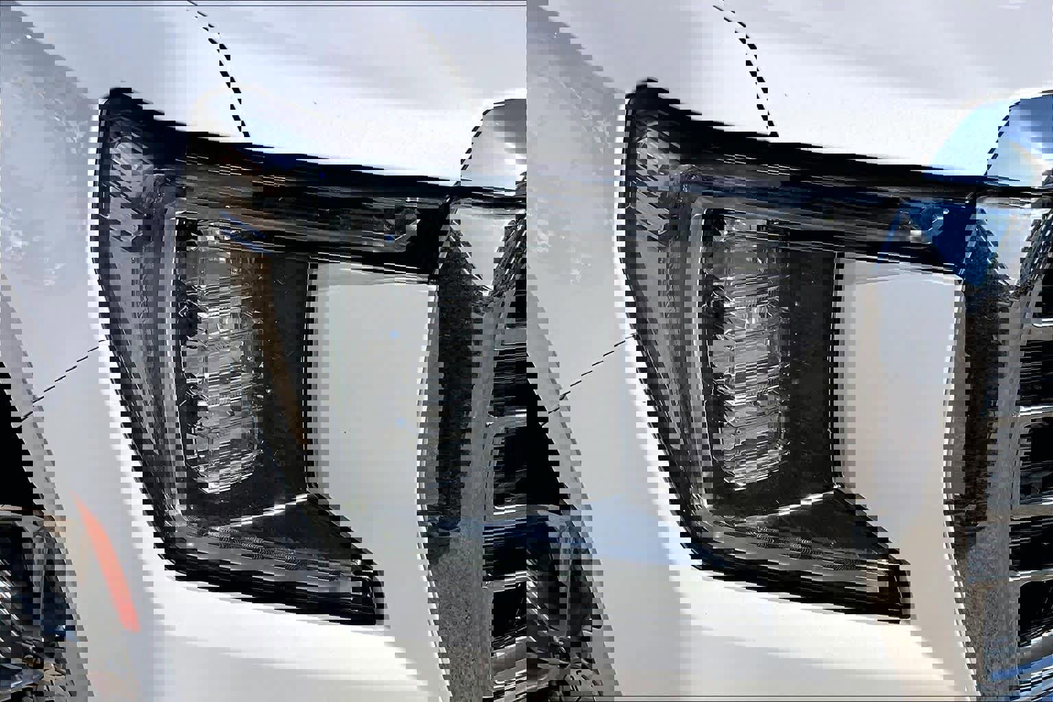 Used 2022 GMC Yukon SLT w/ SLT Premium Package image 28