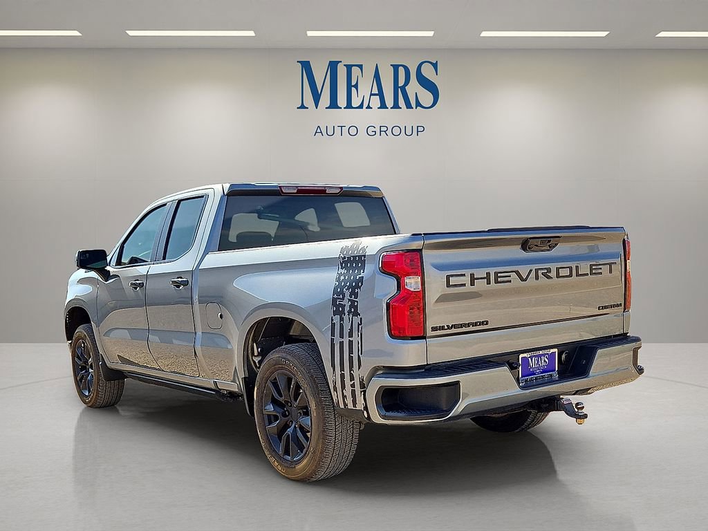 Used 2025 Chevrolet Silverado 1500 Custom image 3