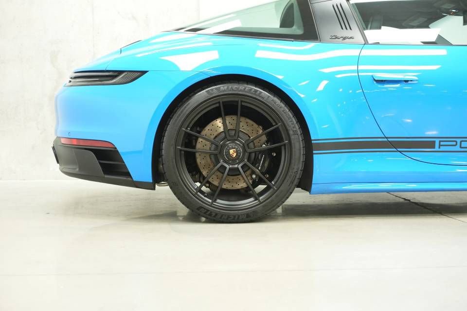 Certified 2023 Porsche 911 Targa 4 GTS AWD/4WD image 40