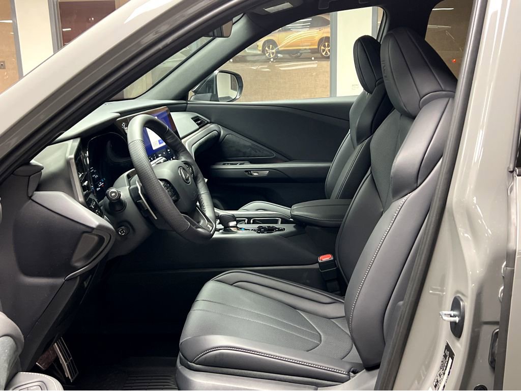 New 2026 Lexus TX 500h AWD image 9