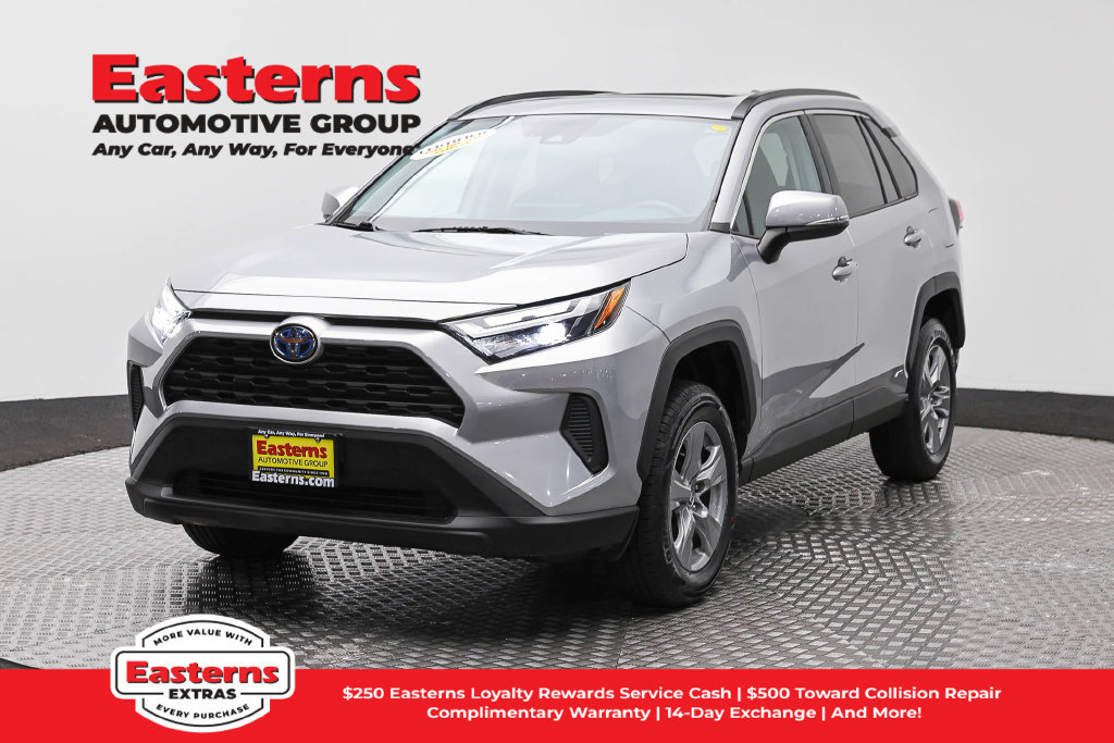 Used 2022 Toyota RAV4 XLE w/ Convenience Package AWD/4WD image 1