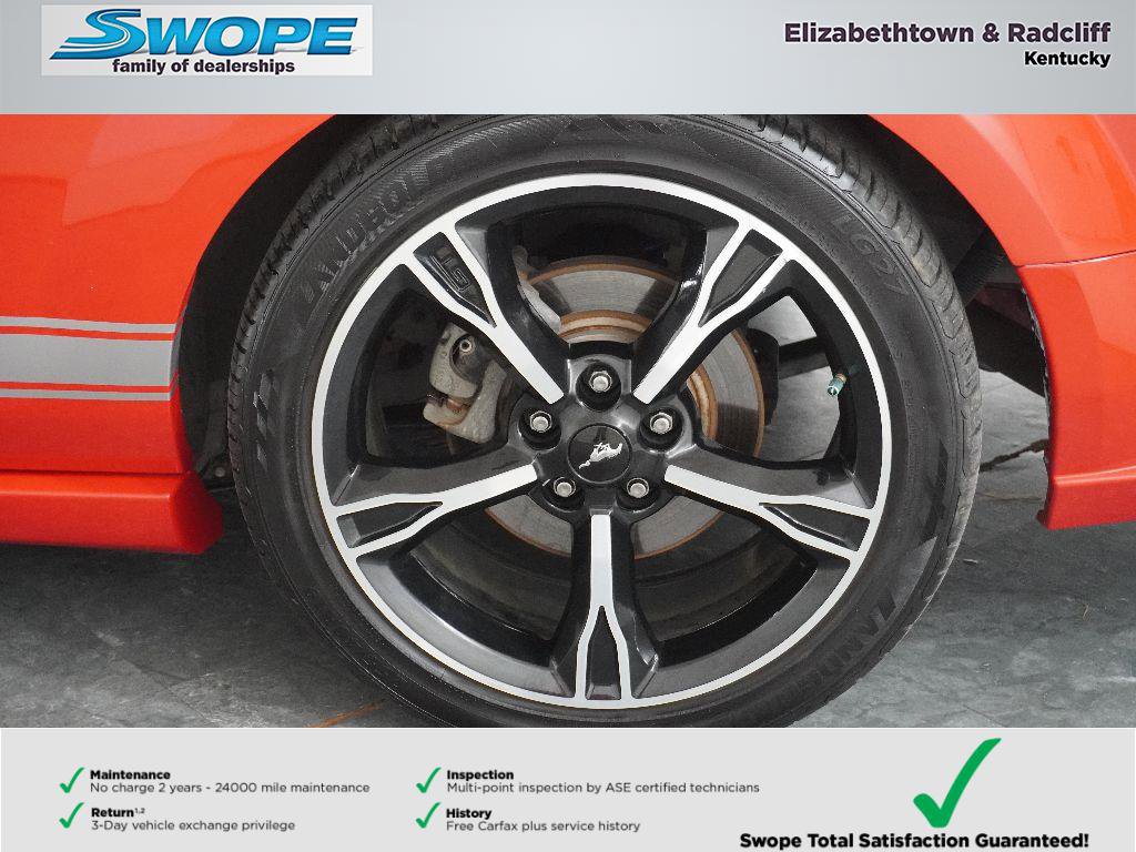 Used 2005 Ford Mustang GT Premium image 25