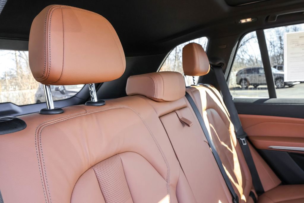 Used 2022 BMW X5 xDrive40i w/ M Sport Package image 37