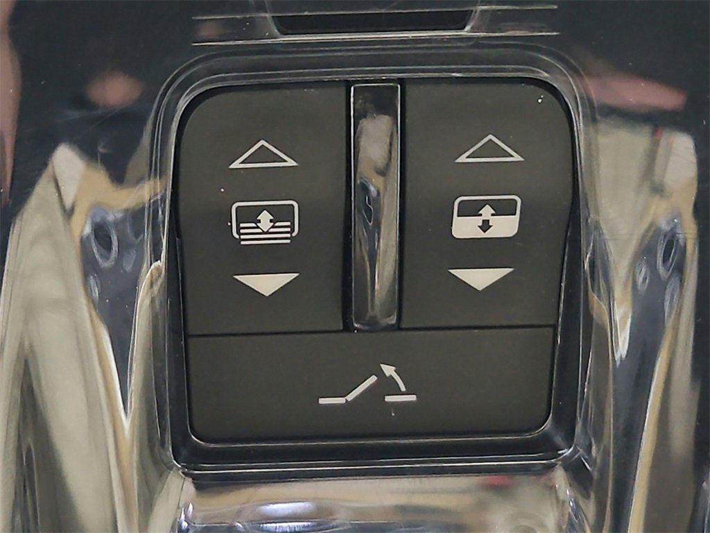 Used 2018 Alfa Romeo Giulia Ti w/ Quick Order Package 22X Lusso image 40