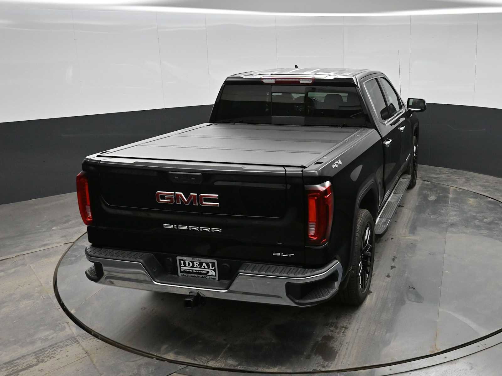 New 2026 GMC Sierra 1500 SLT w/ SLT Premium Package image 28