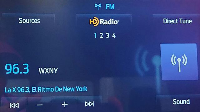 Used 2022 Ford F150 Limited image 12