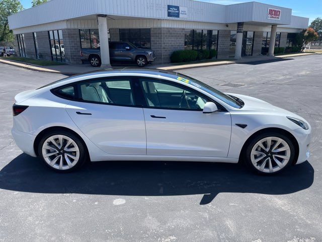 Used 2022 Tesla Model 3 Long Range AWD/4WD image 3