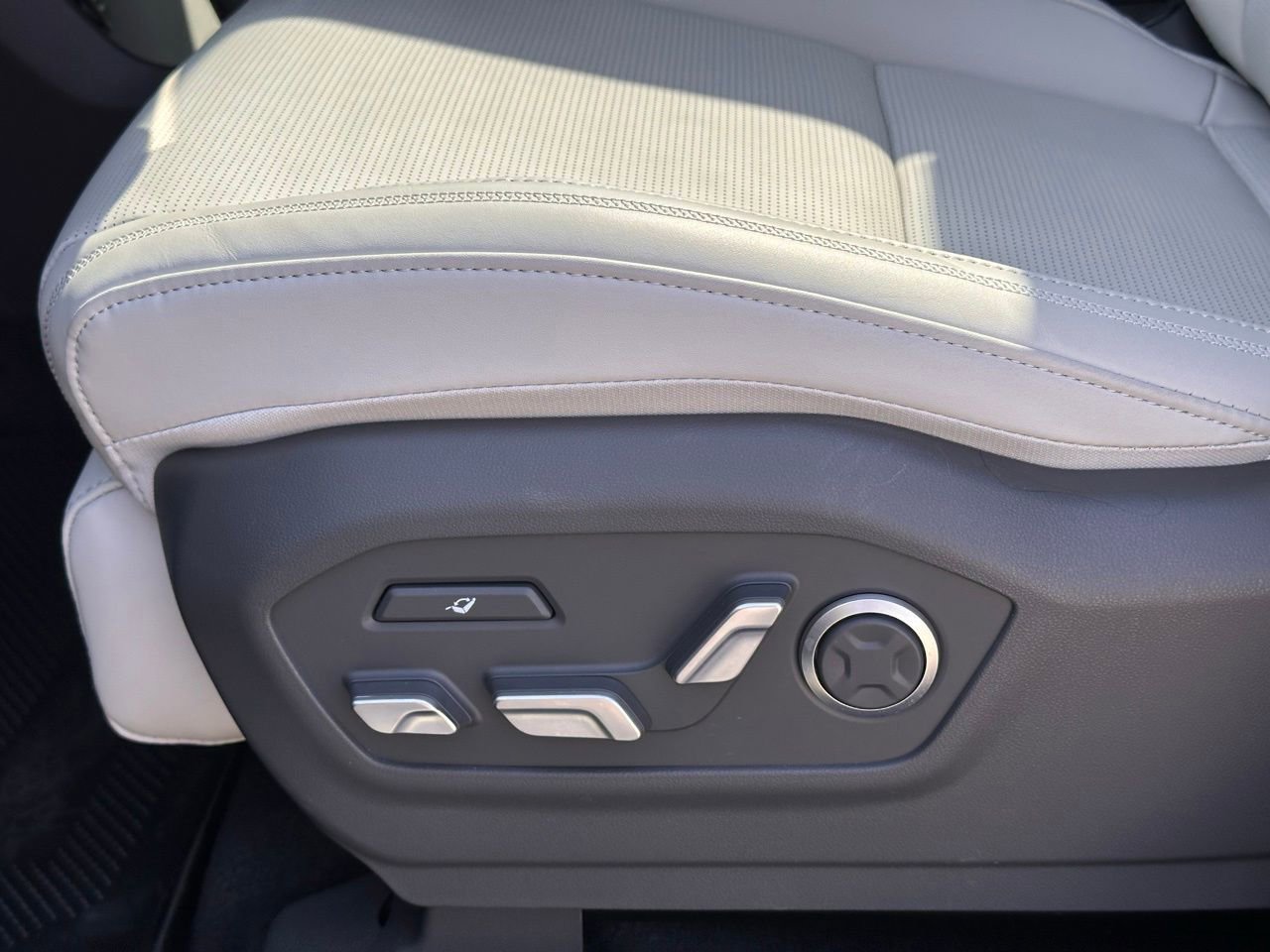 Certified 2026 Hyundai Santa Fe Calligraphy image 28