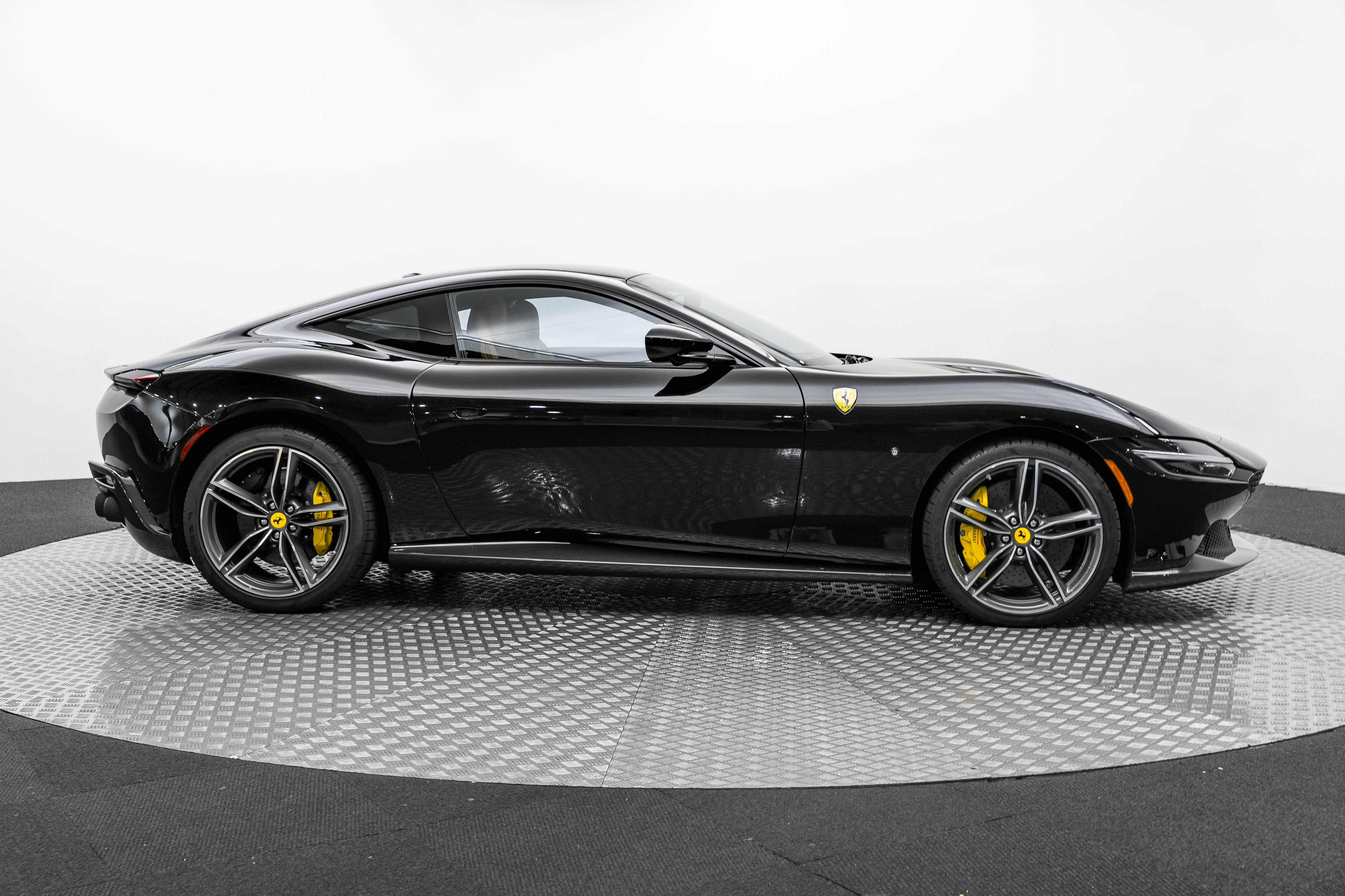 Certified 2024 Ferrari Roma image 9