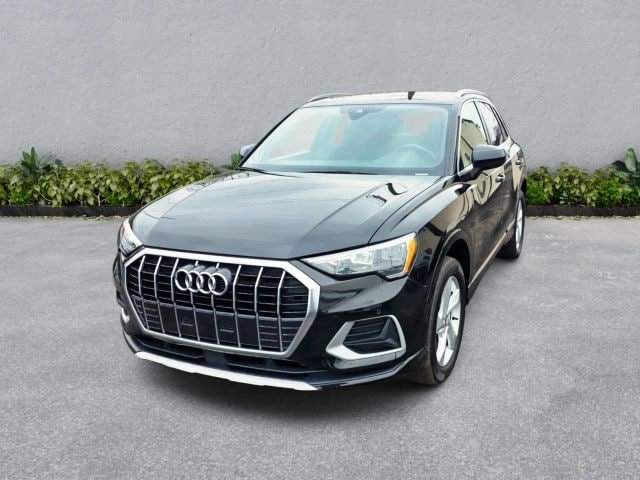 Used 2020 Audi Q3 2.0T Premium w/ Convenience Package image 2