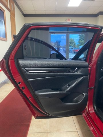 Used 2021 Honda Accord Sport image 9