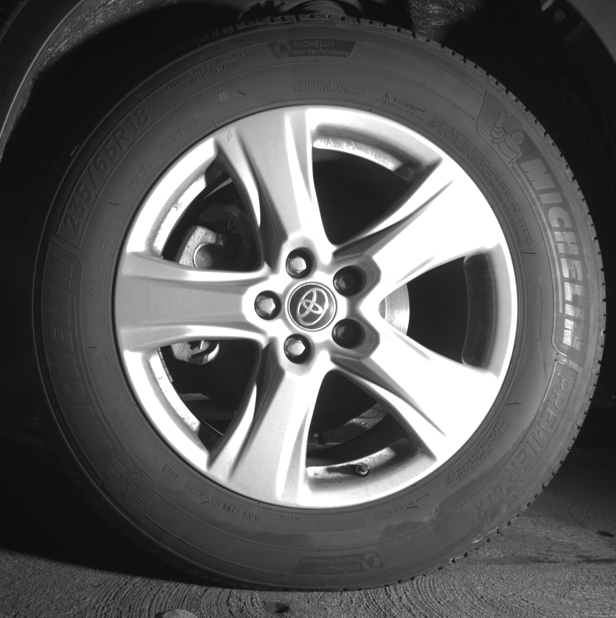 Used 2025 Toyota Highlander LE image 12